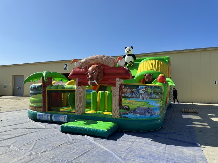 Надувная горка  "Джунгли" 13*8*8 м