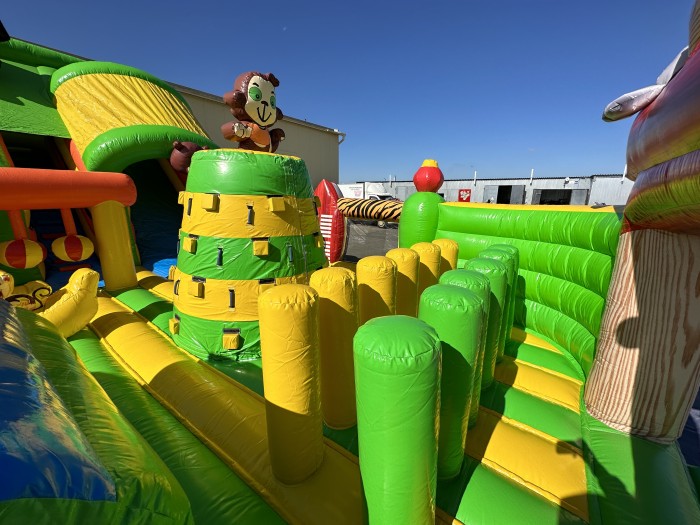 Надувная горка  "Джунгли" 13*8*8 м