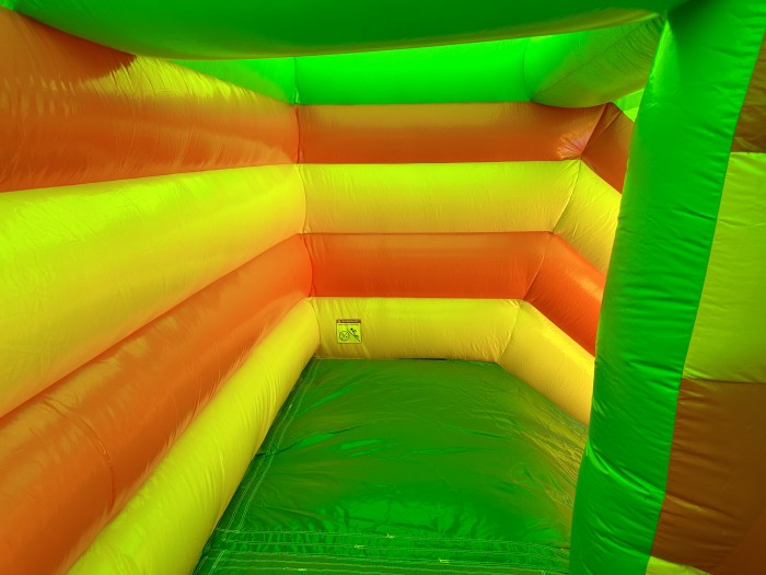 Надувная горка  "Джунгли" 13*8*8 м