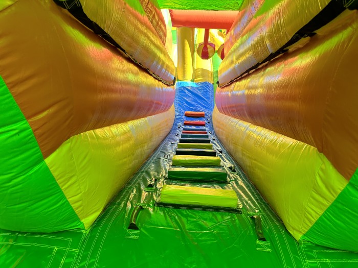 Надувная горка  "Джунгли" 13*8*8 м