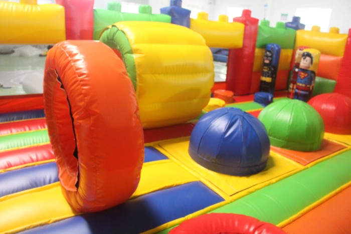 Надувной батут "Супергерои" 7*5*2,3 м