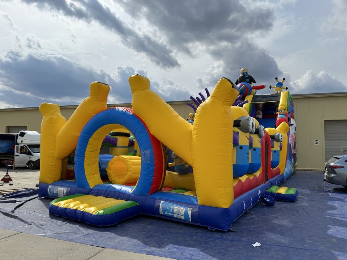 Надувной батут "Миньоны" 16*7*8,5 м