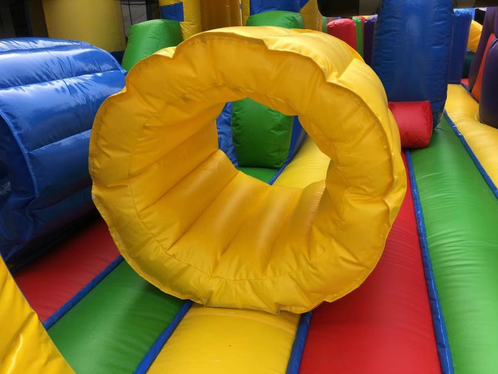 Надувной батут "Миньоны" 16*7*8,5 м