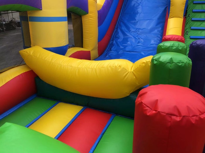 Надувной батут "Миньоны" 16*7*8,5 м