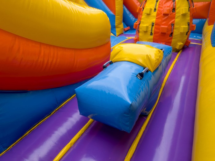 Надувная горка "Эра миньонов" 14*8*9