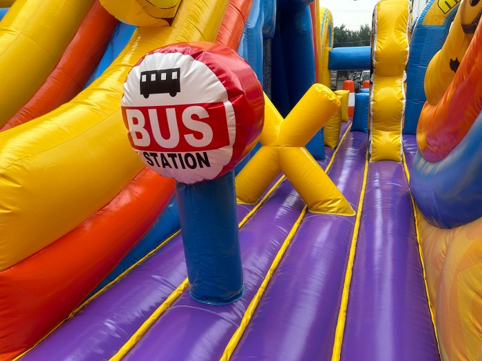 Надувная горка "Эра миньонов" 14*8*9