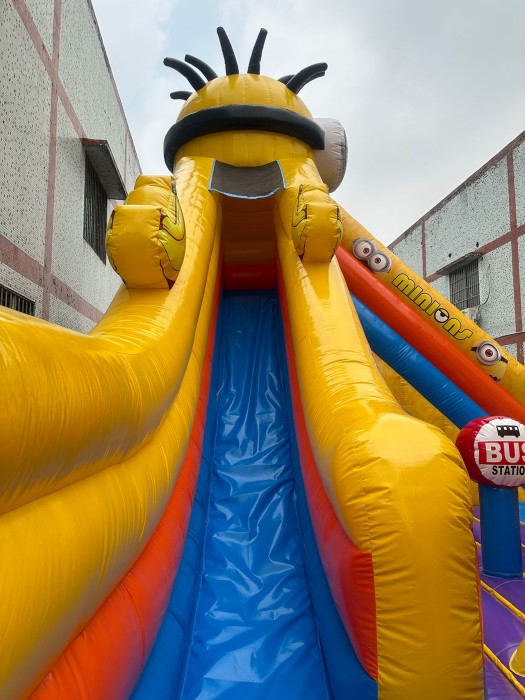 Надувная горка "Эра миньонов" 14*8*9