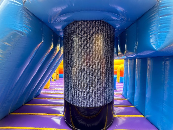 Надувная горка "Эра миньонов" 14*8*9