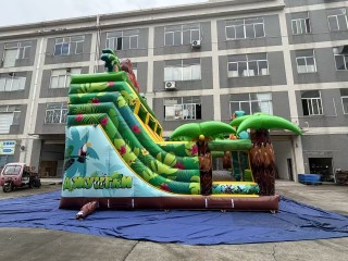 Надувная горка "Джунгли" 8*7*7,7 м