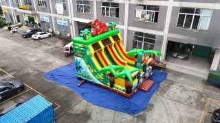 Надувная горка "Джунгли" 8*7*7,7 м