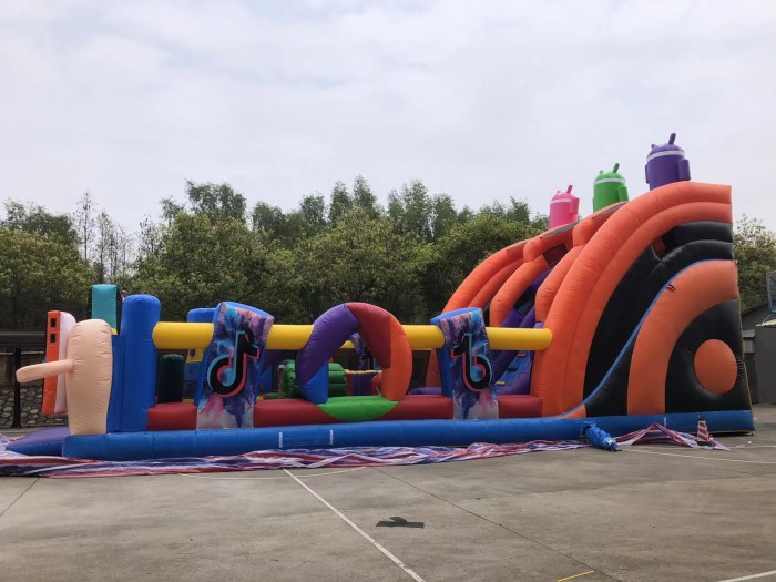 Надувная горка "Титокер" 14*7*8 м