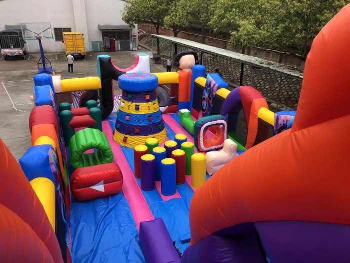 Надувная горка "Титокер" 14*7*8 м