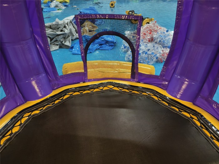 Надувной спортивный батут с сеткой 4*3*2,9 м