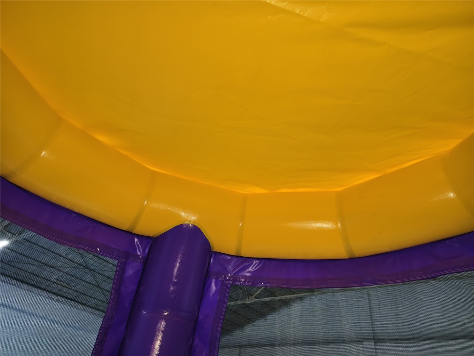 Надувной спортивный батут с сеткой 4*3*2,9 м