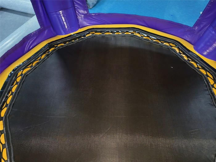Надувной спортивный батут с сеткой 4*3*2,9 м