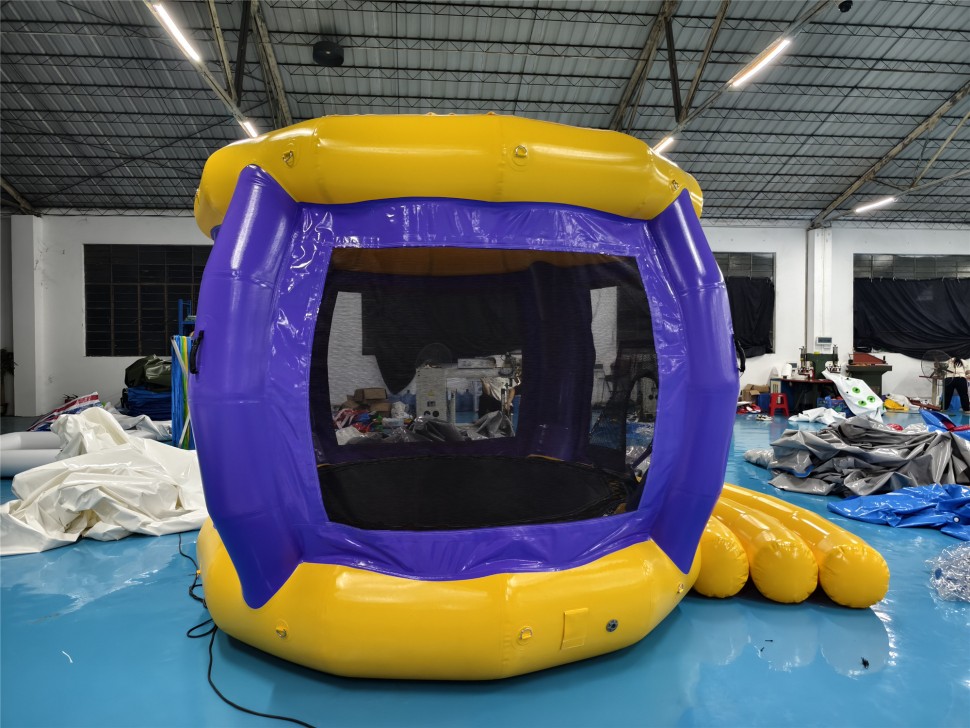 Надувной спортивный батут с сеткой 4*3*2,9 м