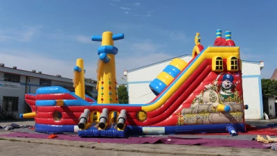 Надувной корабль "Веселый Роджер" 13*6*7 м