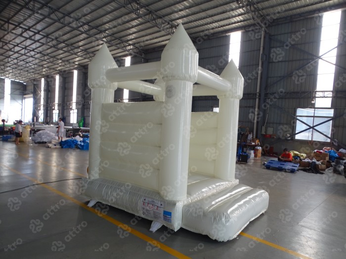 Надувной свадебный батут 2,3*2,1*2,9 м