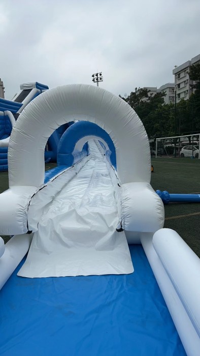 Надувная горка "Триппо 4 спуска" 36*19*11 м