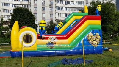 Надувной батут &quot;Веселье Миньонов&quot; 8*6*6 м б/у