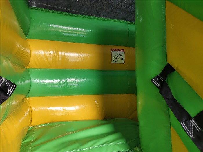 Надувная горка "Сафари" 4*3*2,4 м