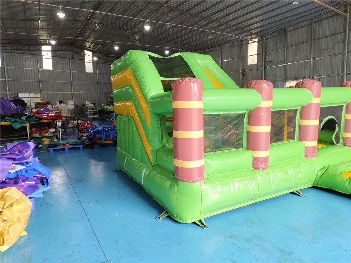 Надувная горка "Сафари" 4*3*2,4 м