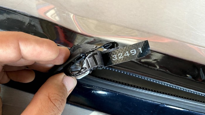 Молния TIZIP впаянная в материал ТПУ