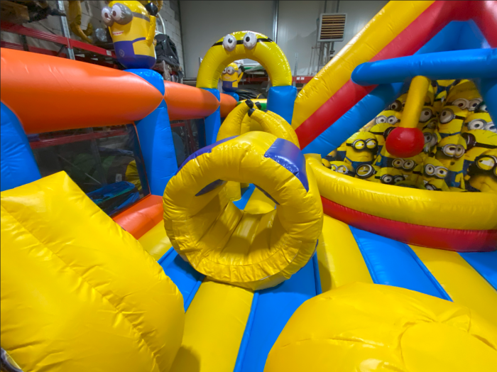 Надувная горка "Кевин и Боб" 6*6,5*4 м