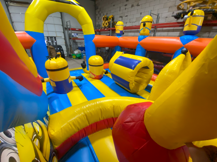 Надувная горка "Кевин и Боб" 6*6,5*4 м