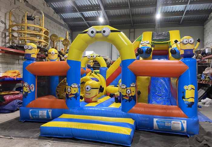 Надувная горка "Кевин и Боб" 6*6,5*4 м