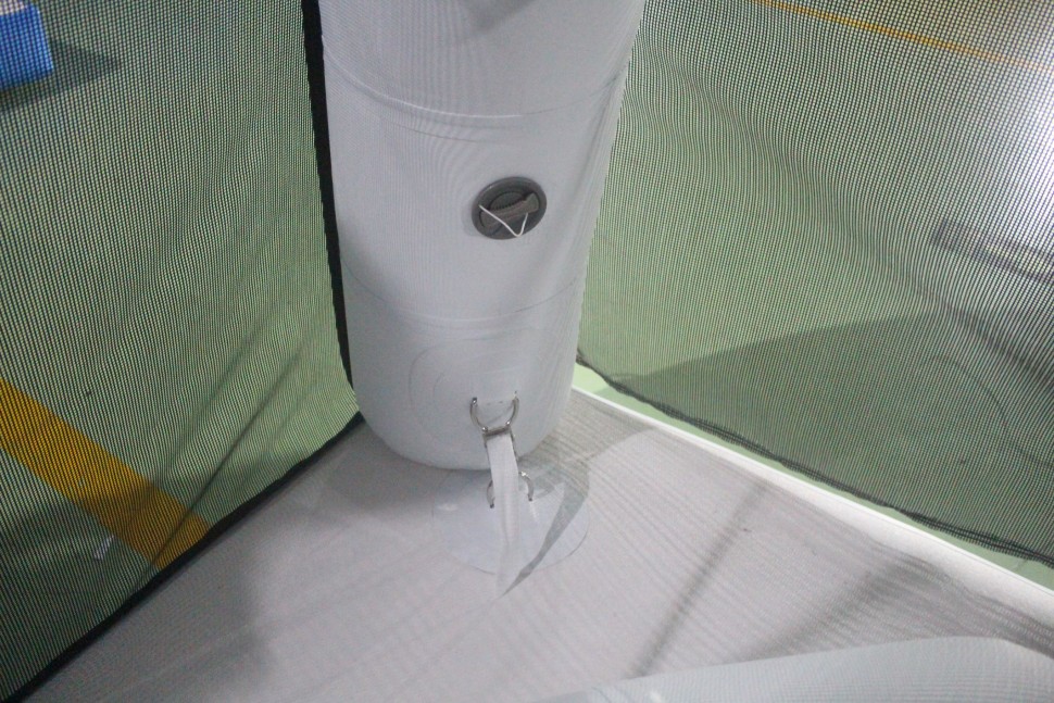 Надувная палатка на воду  3,3*3,3*2,3 м