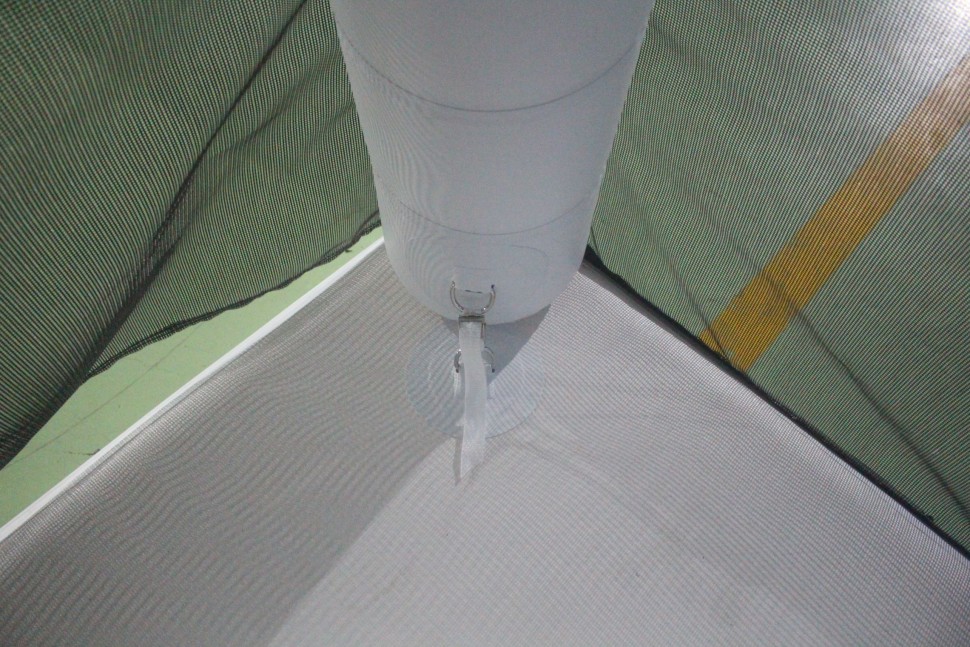 Надувная палатка на воду  3,3*3,3*2,3 м