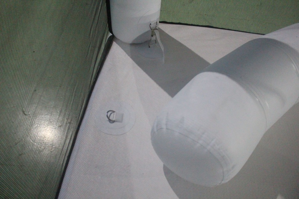 Надувная палатка на воду  3,3*3,3*2,3 м