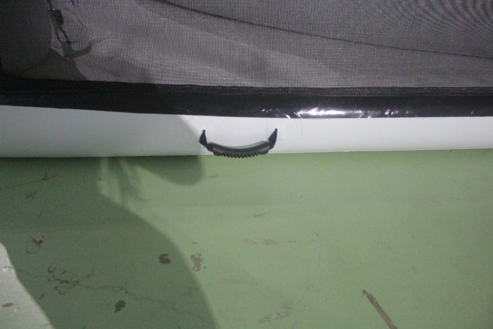 Надувная палатка на воду  3,3*3,3*2,3 м