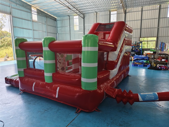 Надувная горка "Новогодний сюрприз" 4*3*2,4 м