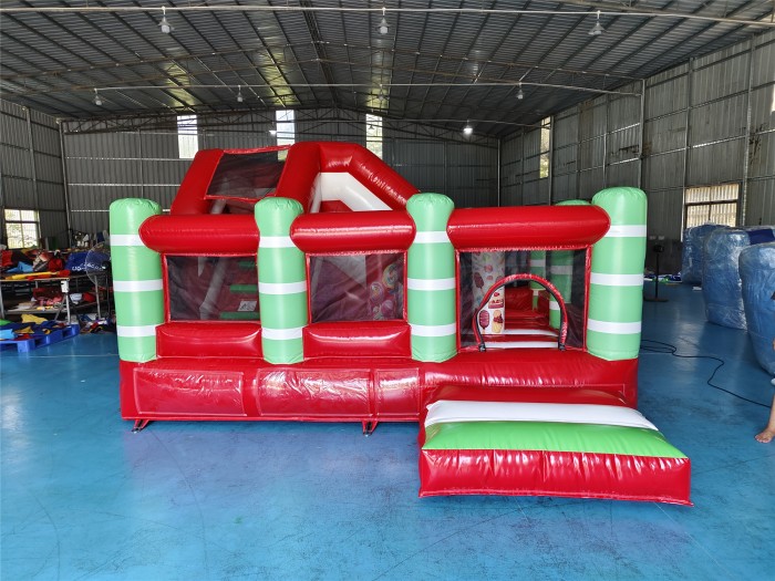 Надувная горка "Новогодний сюрприз" 4*3*2,4 м