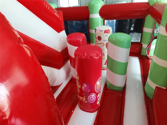 Надувная горка "Новогодний сюрприз" 4*3*2,4 м