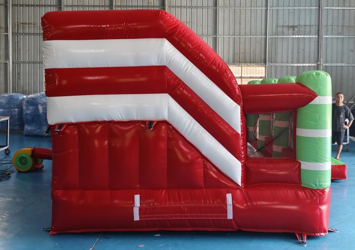 Надувная горка "Новогодний сюрприз" 4*3*2,4 м