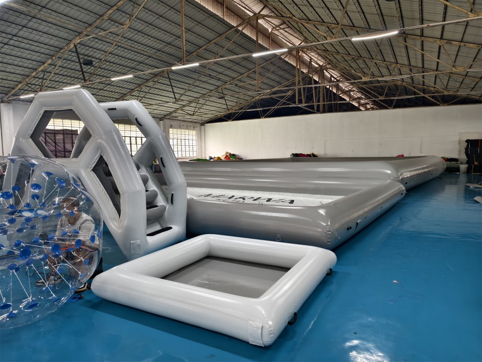 Надувной аквапарк 