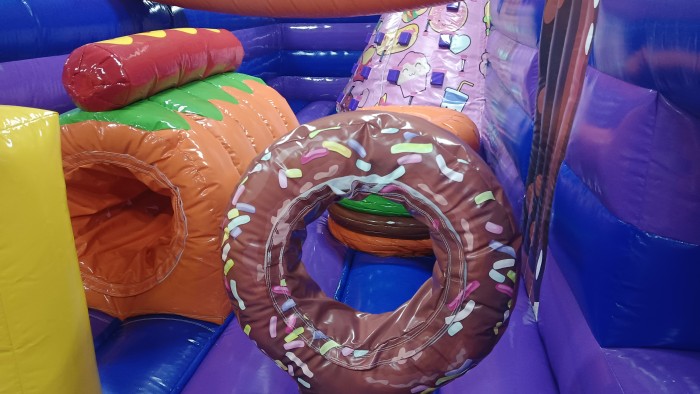 Надувная горка "Бургер" 12*8,5*7,7 м