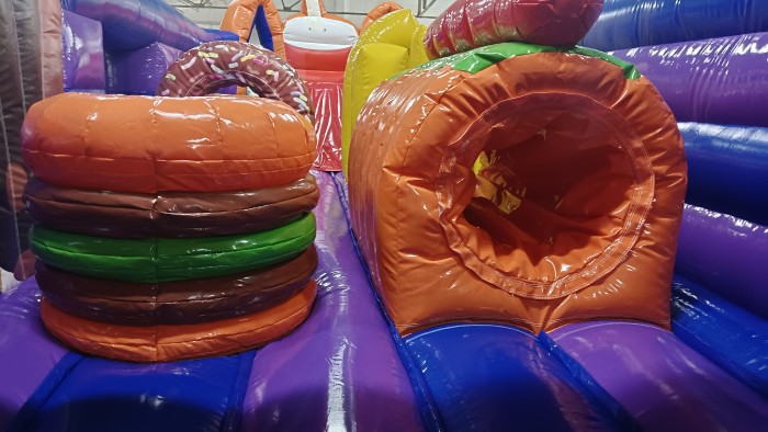 Надувная горка "Бургер" 12*8,5*7,7 м