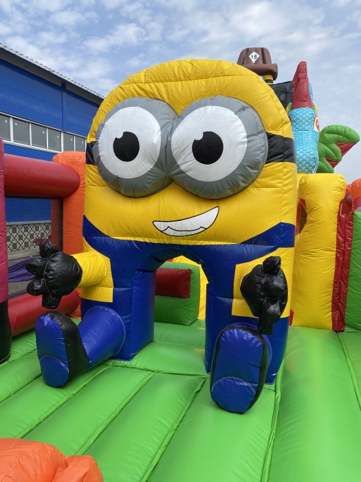 Надувной батут "Миньоны в тропиках" 14*7*7,3 м