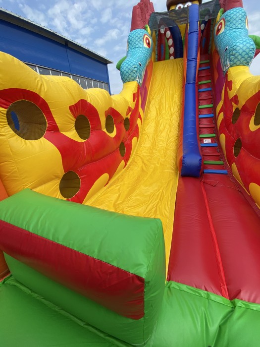 Надувной батут "Миньоны в тропиках" 14*7*7,3 м