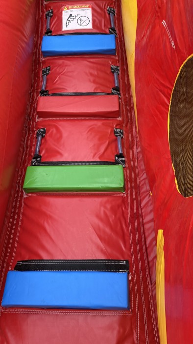 Надувной батут "Миньоны в тропиках" 14*7*7,3 м