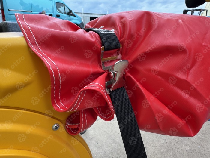 Надувной батут "Миньоны в тропиках" 14*7*7,3 м