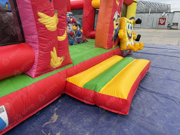 Надувной батут "Миньоны в тропиках" 14*7*7,3 м