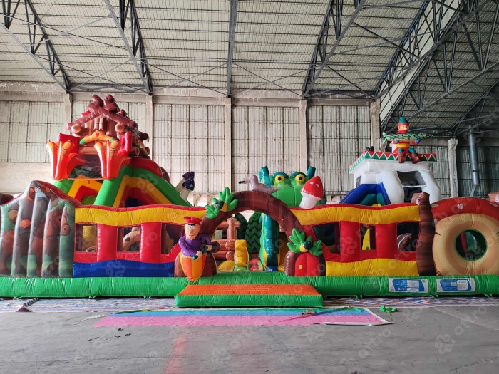 Надувная горка "Русские сказки" 15*9*7 м