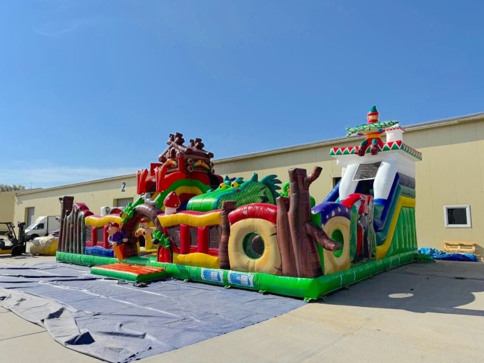 Надувная горка "Русские сказки" 15*9*7 м