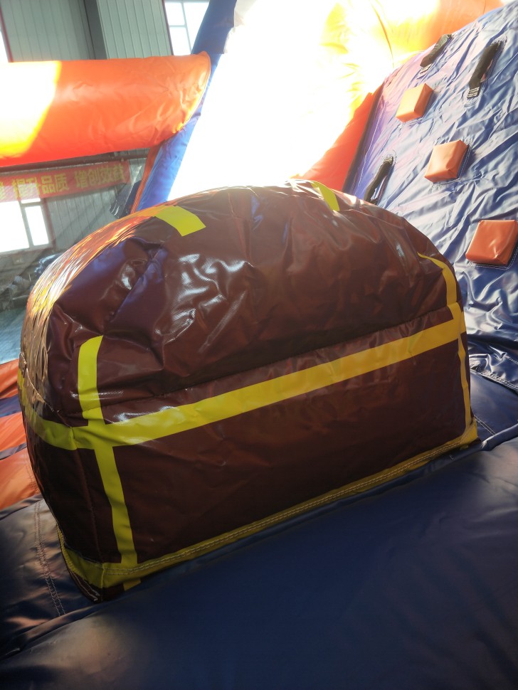 Надувная полоса препятствий 