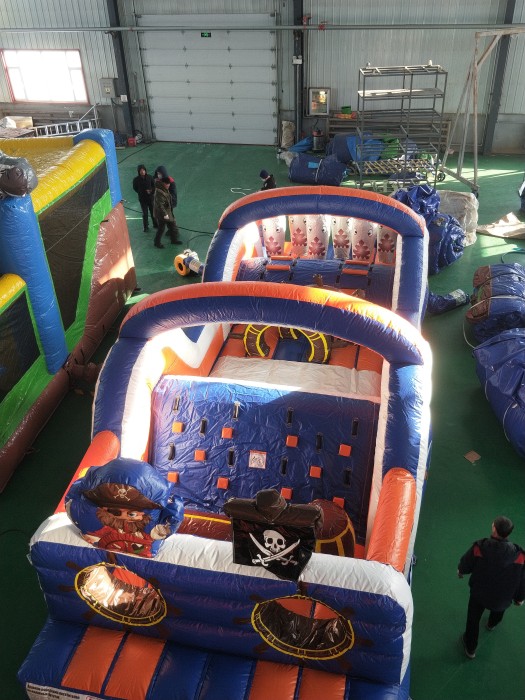 Надувная полоса препятствий "Пиратский корабль" 10*3,5*3,2 м